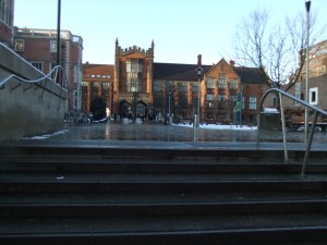 Blick vom Eingang des Culture Lab in Richtung Zentral-Uni