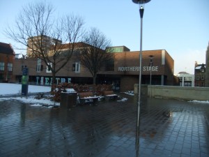 Hier sieht man die Northern Stage, ich glaube eine Theaterbühne für die School of Fine Arts