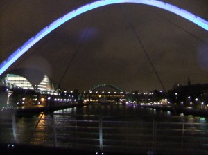 Blick von der Millenijm Bridge in Richtung Quayside